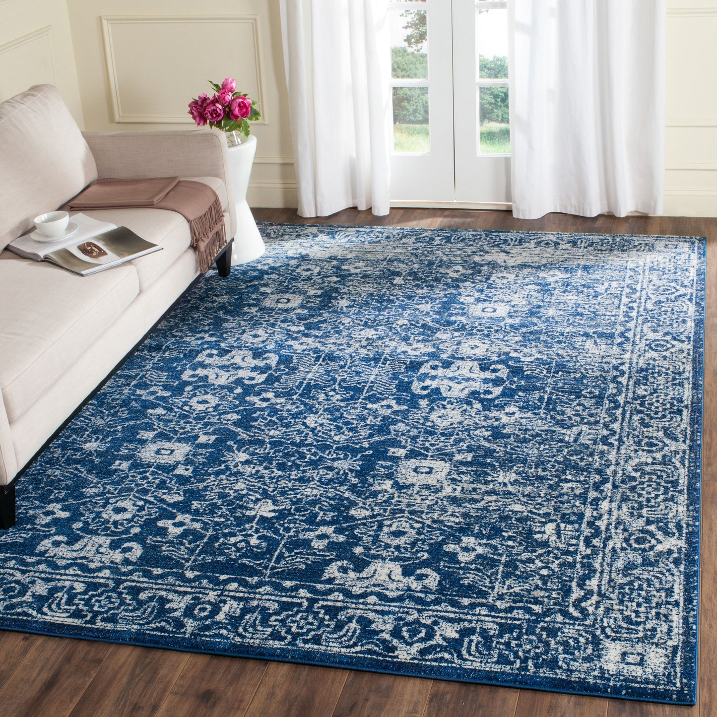 Safavieh Evoke Likoma 11 x 15 (ft) Loomed Polypropylene Navy/Ivory Rectangular Indoor Distressed/Overdyed Vintage Spot Clean Only Area rug