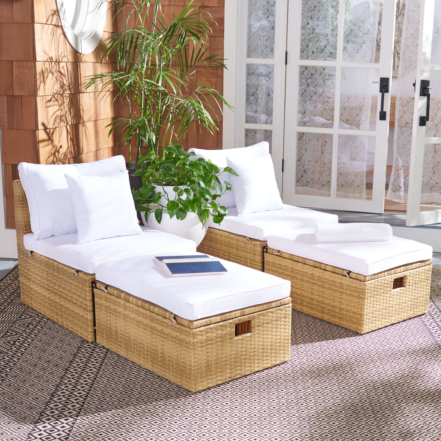 Safavieh Pramla 4 -Piece Wicker Patio Conversation Set with White SAFAVIEH Cushions