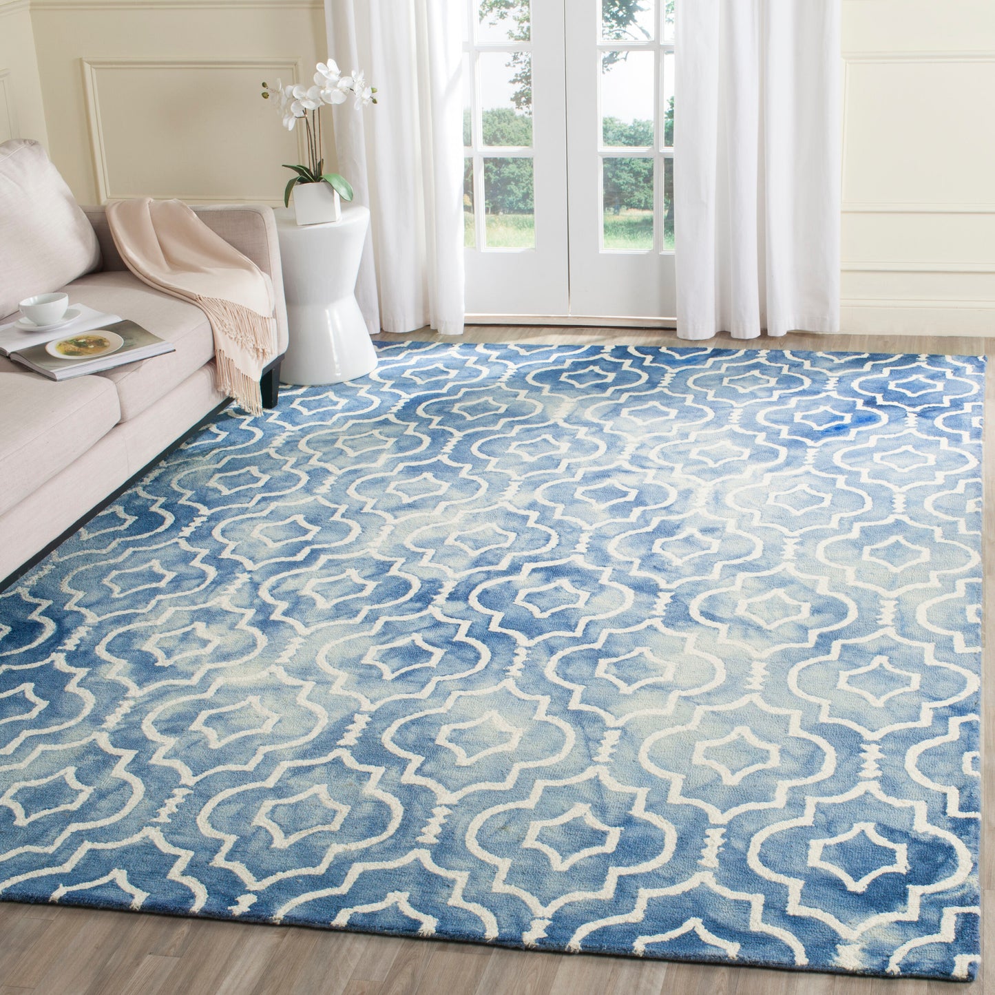 Safavieh Dip Dye Danna 9 x 12 (ft) Tufted Wool Blue/Ivory Rectangular Indoor Geometric Bohemian/Eclectic Spot Clean Only Area rug