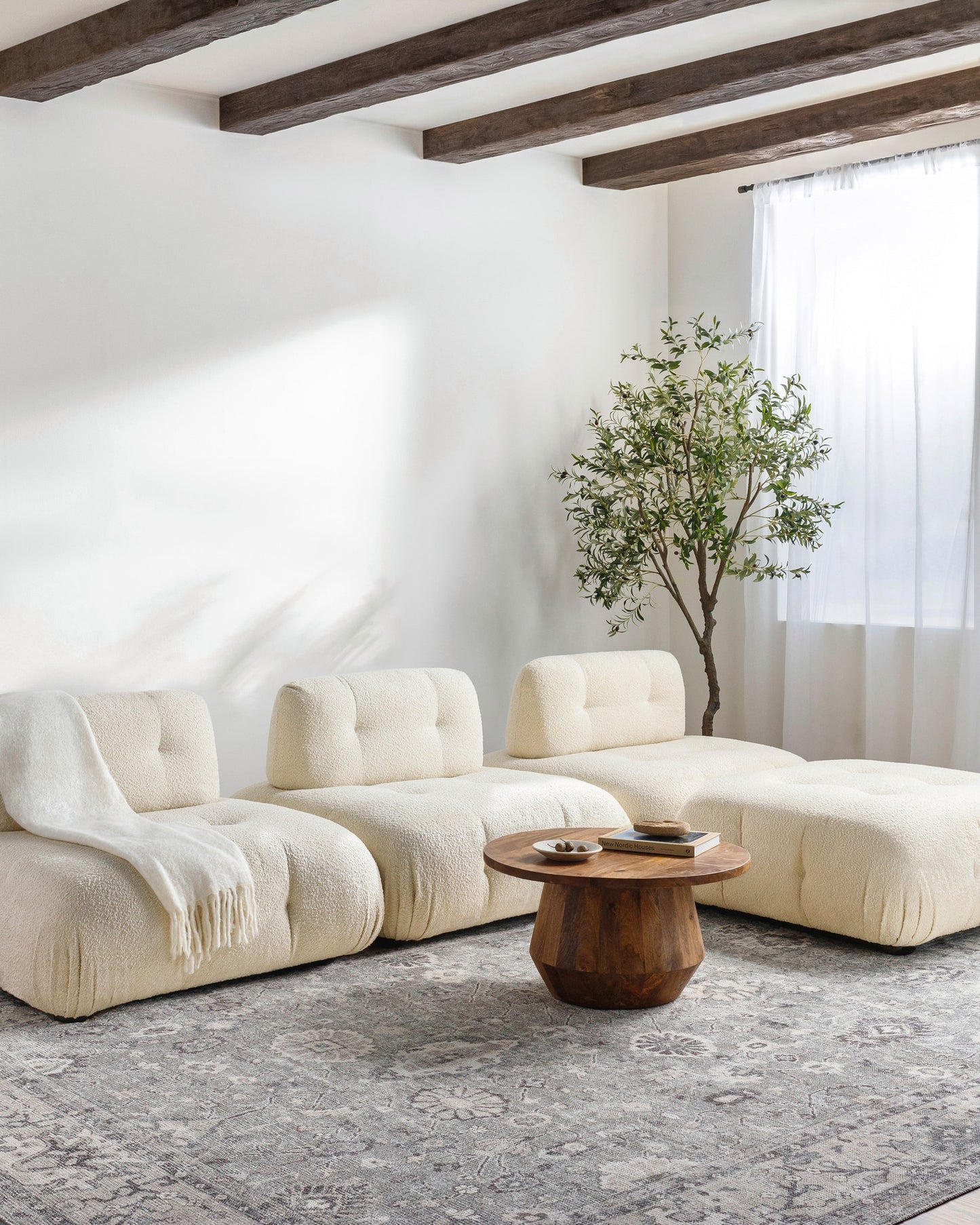 Livabliss Becki Owens Davina 7 x 9 (ft) Flatweave Polyester London Fog Rectangular Indoor Damask Oriental Spot Clean Only Pet Friendly Area rug