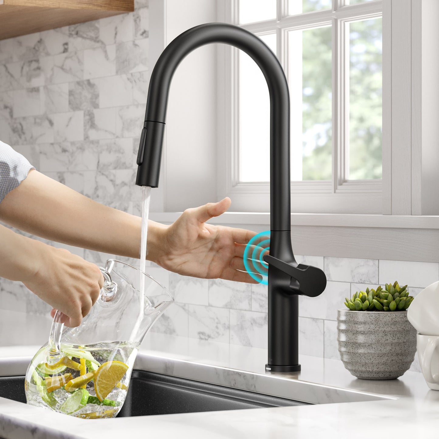 Kraus Oletto Matte Black Single Handle Deck-mount Touch-on Pull-down Kitchen Faucet with Sprayer