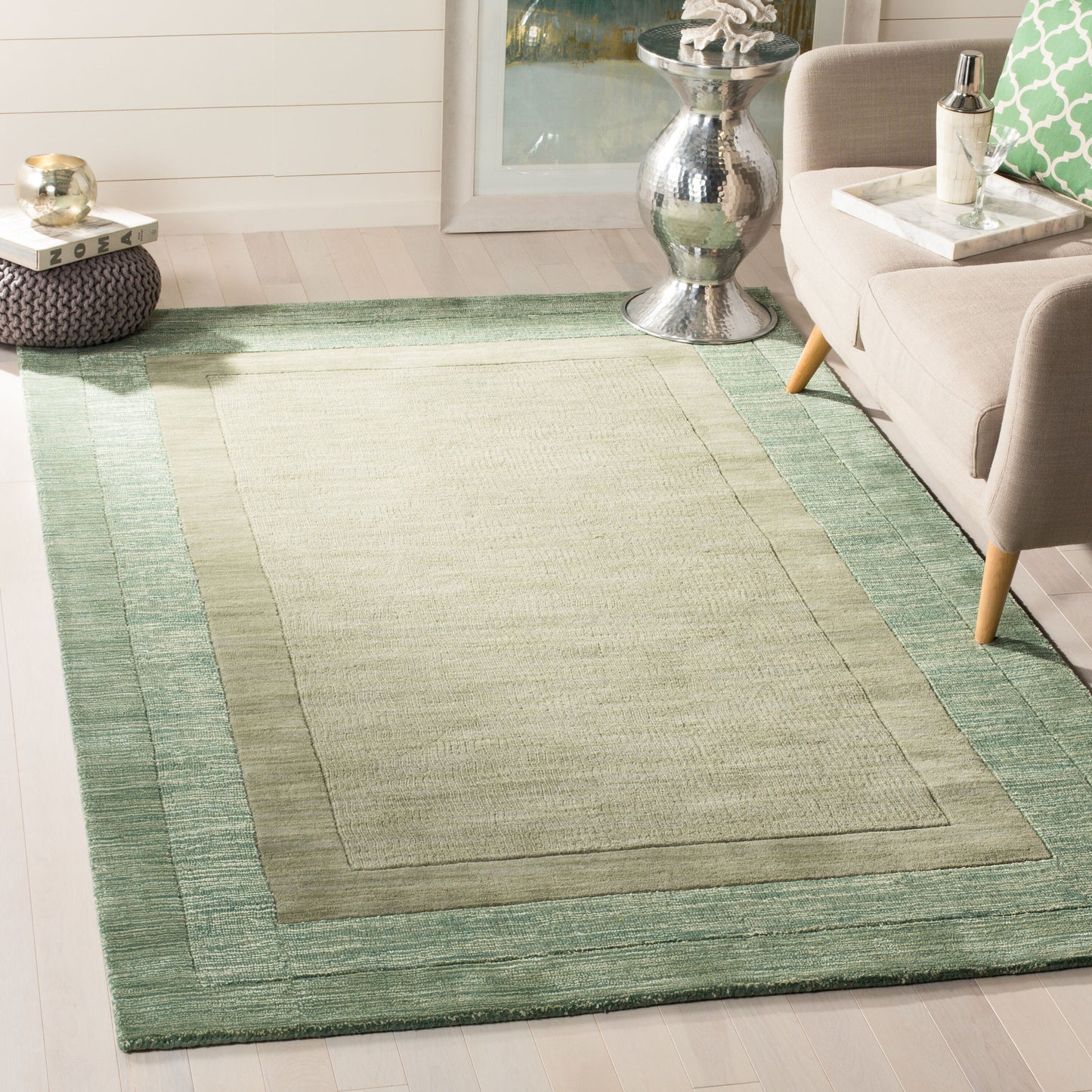 Safavieh Impressions 5 x 8 (ft) Loomed Wool Green/Beige Rectangular Indoor Solid Professionally Clean Only Area rug