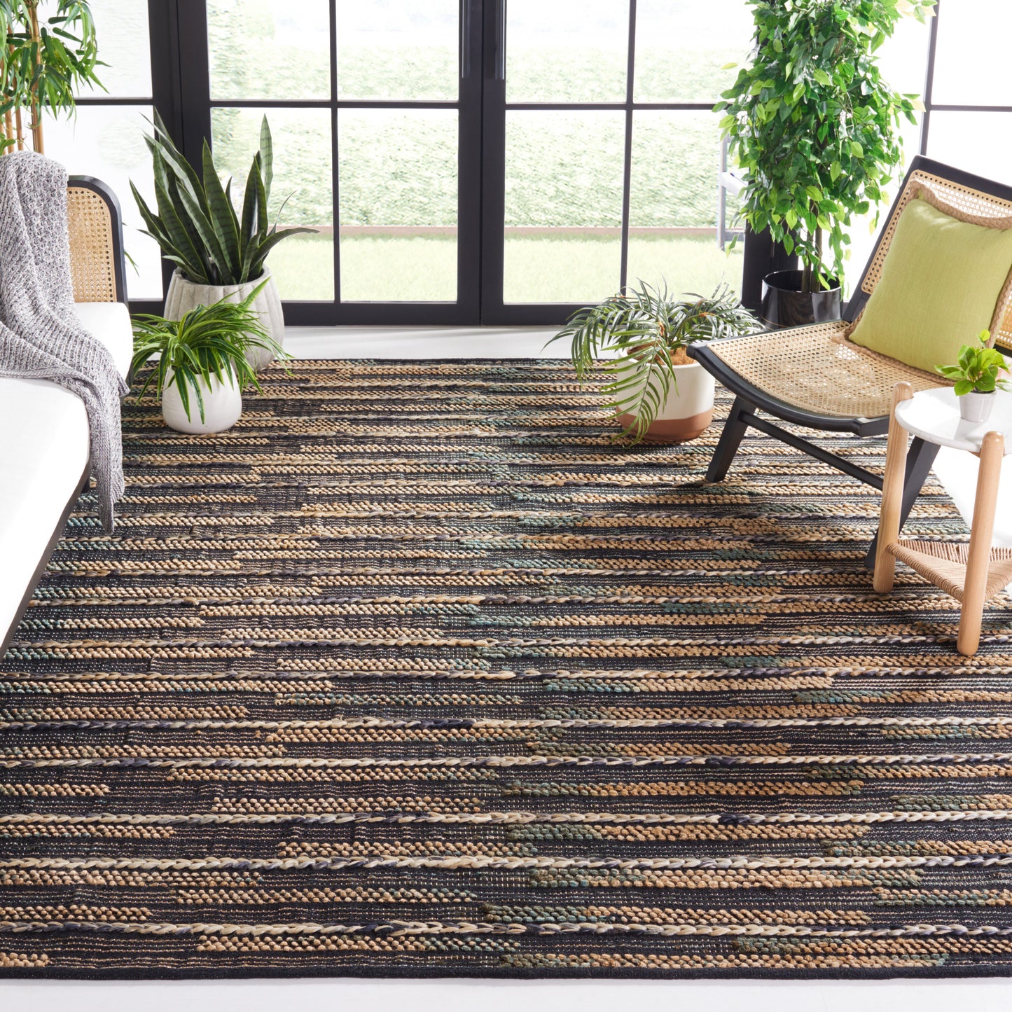 Safavieh Natural Fiber 6 x 9 (ft) Flatweave Cotton/Jute Black/Natural Rectangular Indoor Stripe Bohemian/Eclectic Professionally Clean Only Area rug