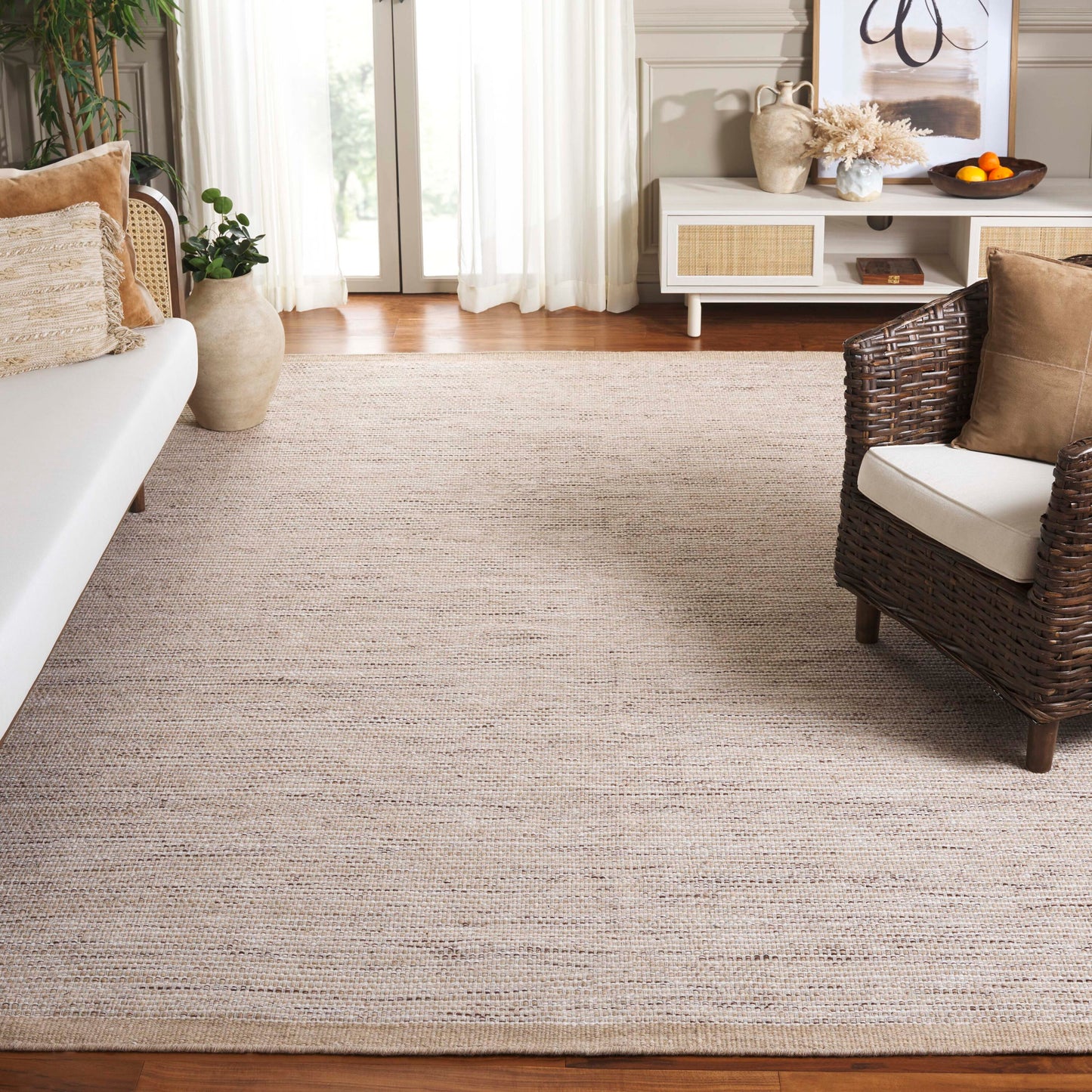 Safavieh Vermont 8 x 10 (ft) Knotted Wool Beige/Ivory Rectangular Indoor Solid Spot Clean Only Area rug