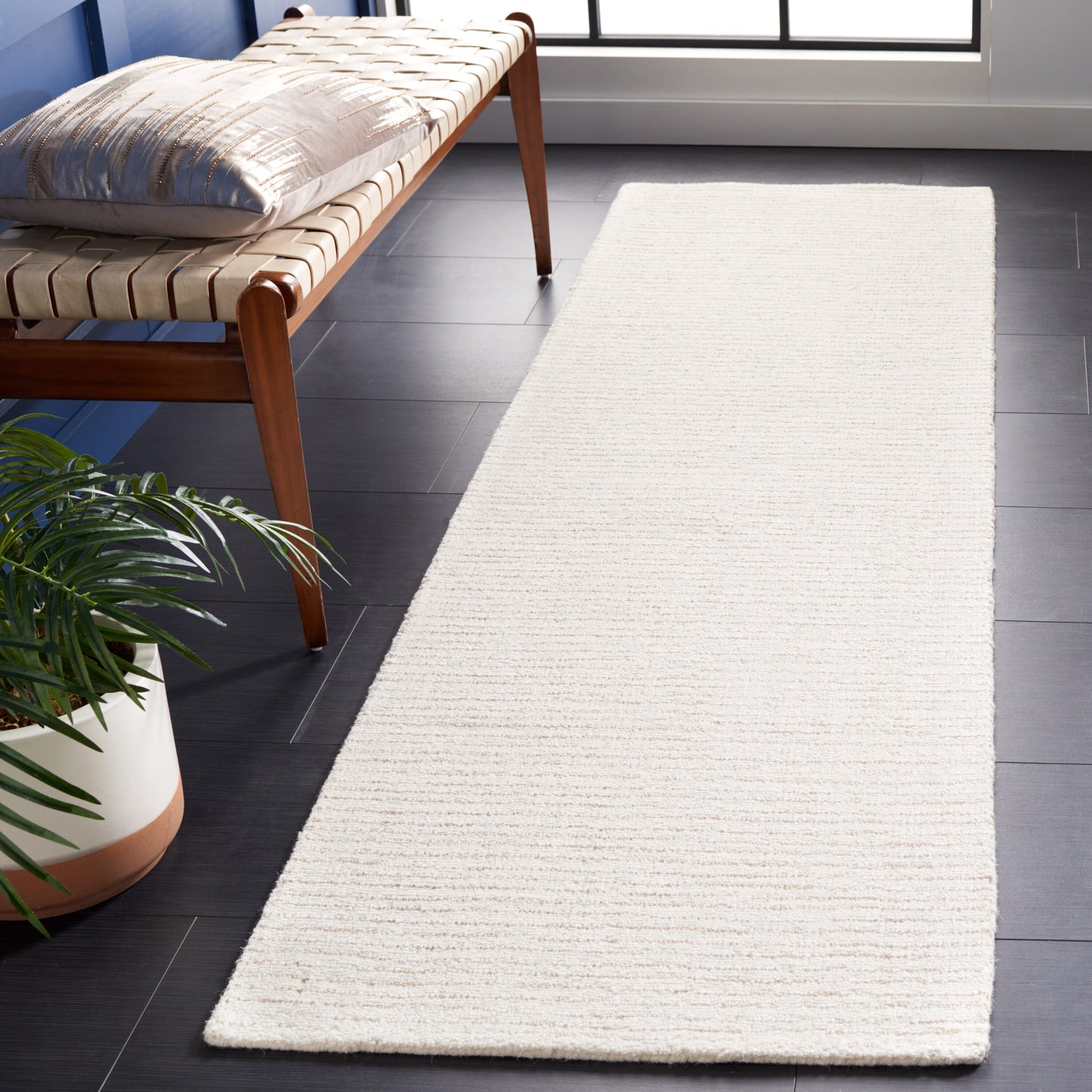 Safavieh Abstract 468 Ivory/Beige Modern 2ft-3in x 22ft Runner Rug