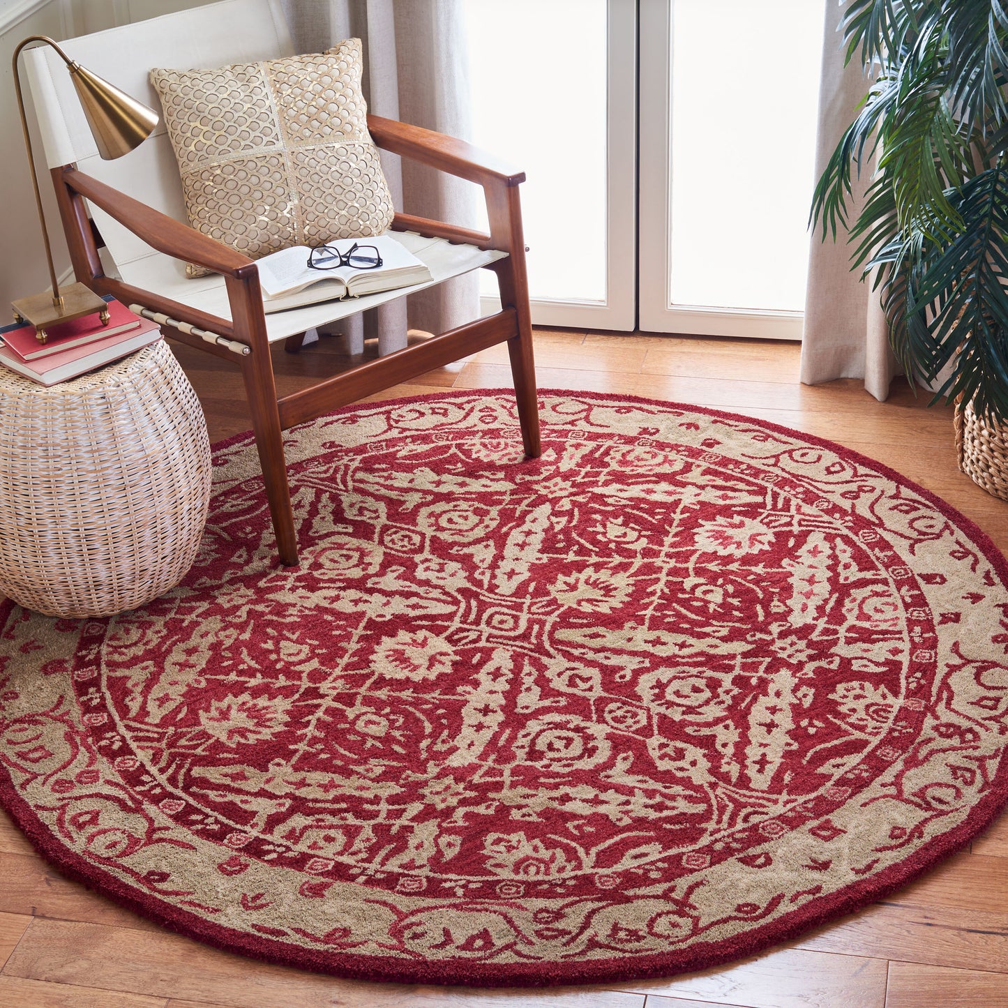 Safavieh An583 Red/Ivory Traditional 6ft x 6ft Round Rug