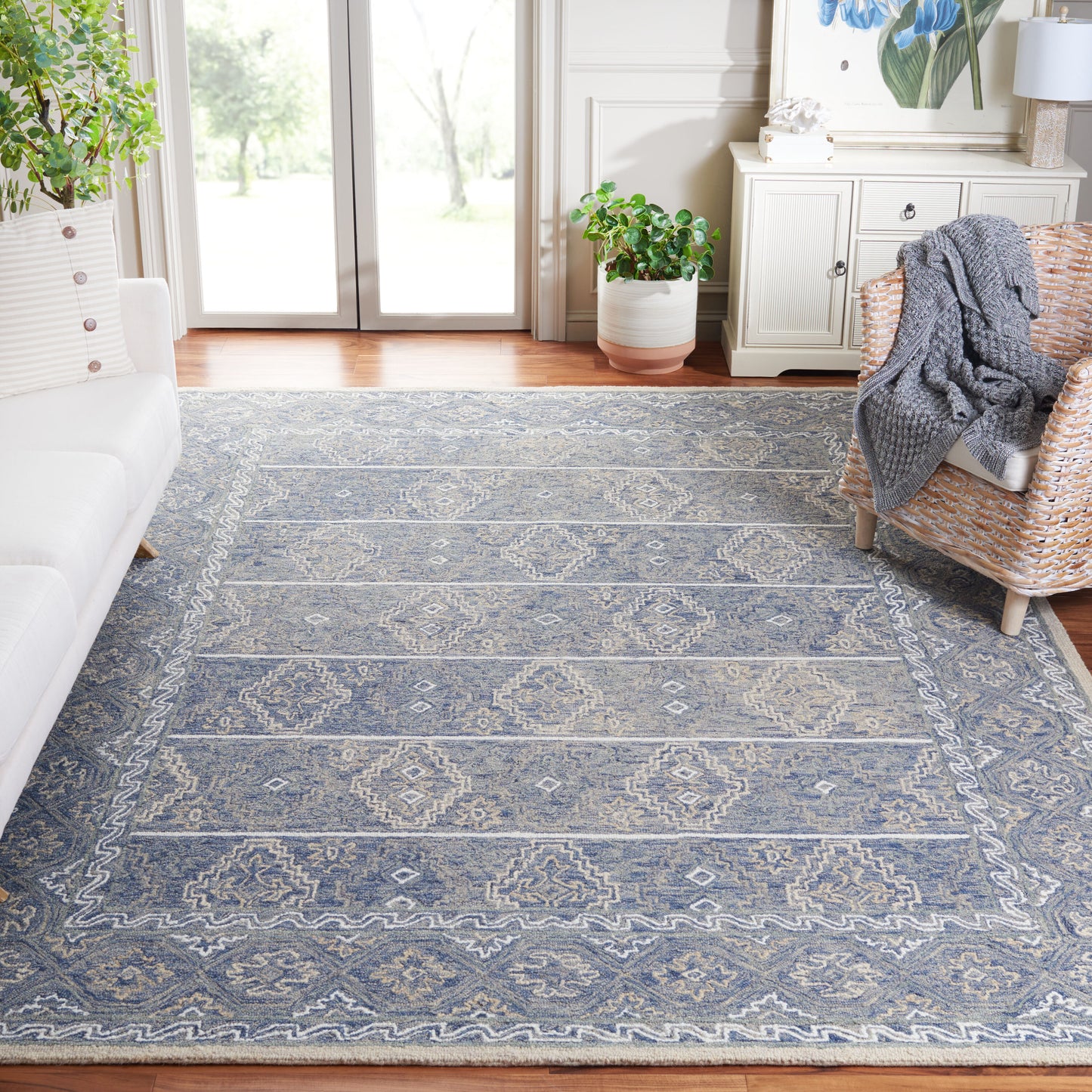 Safavieh Aspen 275 Blue/Beige Traditional 8ft x 10ft Large Rectangle Rug