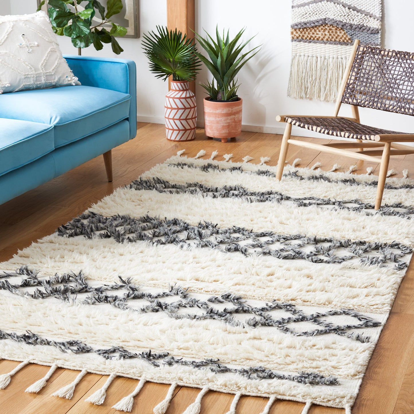 Safavieh Casablanca 925 With Tassel Ivory/Dark Gray Bohemian 5ft x 8ft Medium Rectangle Rug