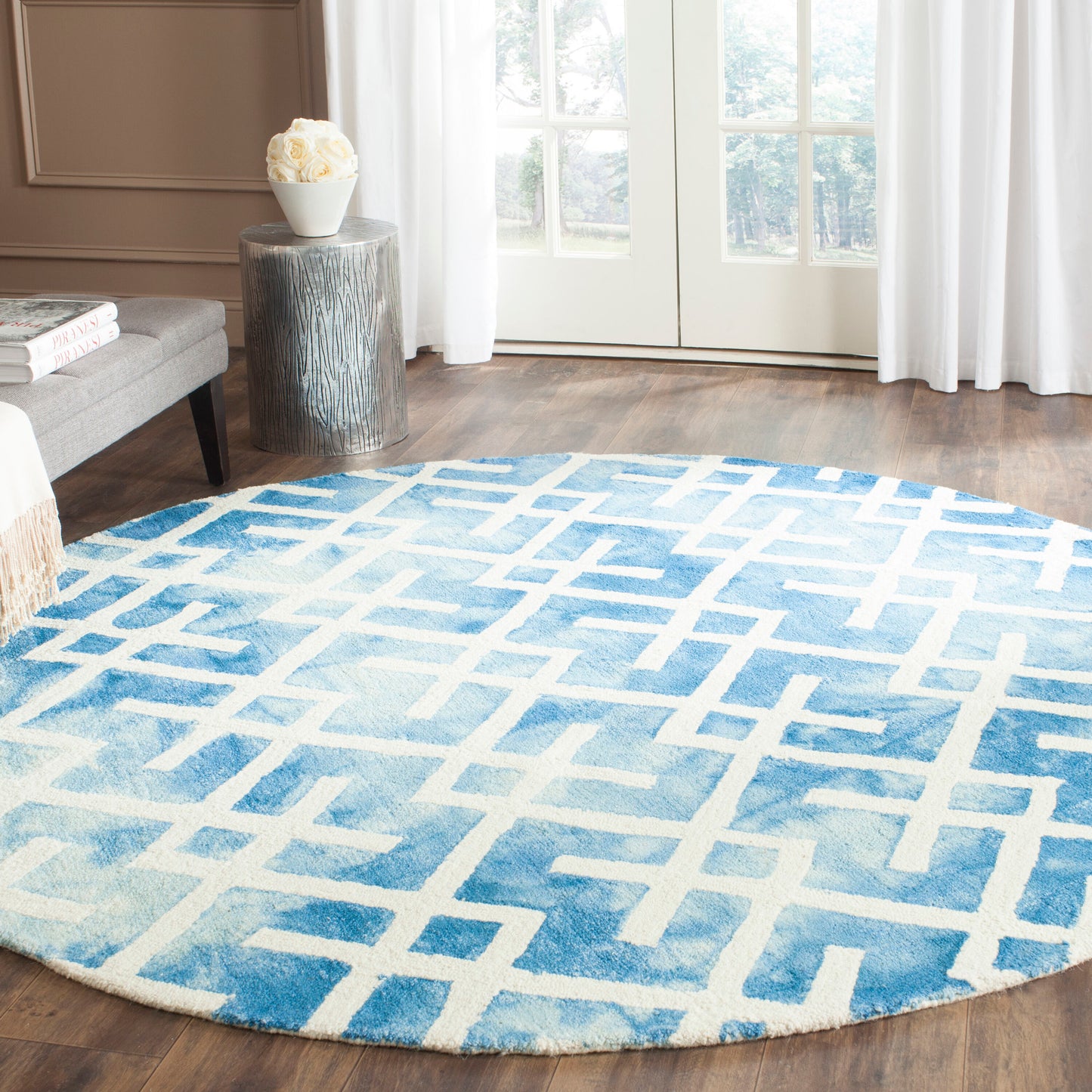 Safavieh Dip Dye 677 Blue/Ivory Contemporary 7ft x 7ft Round Rug