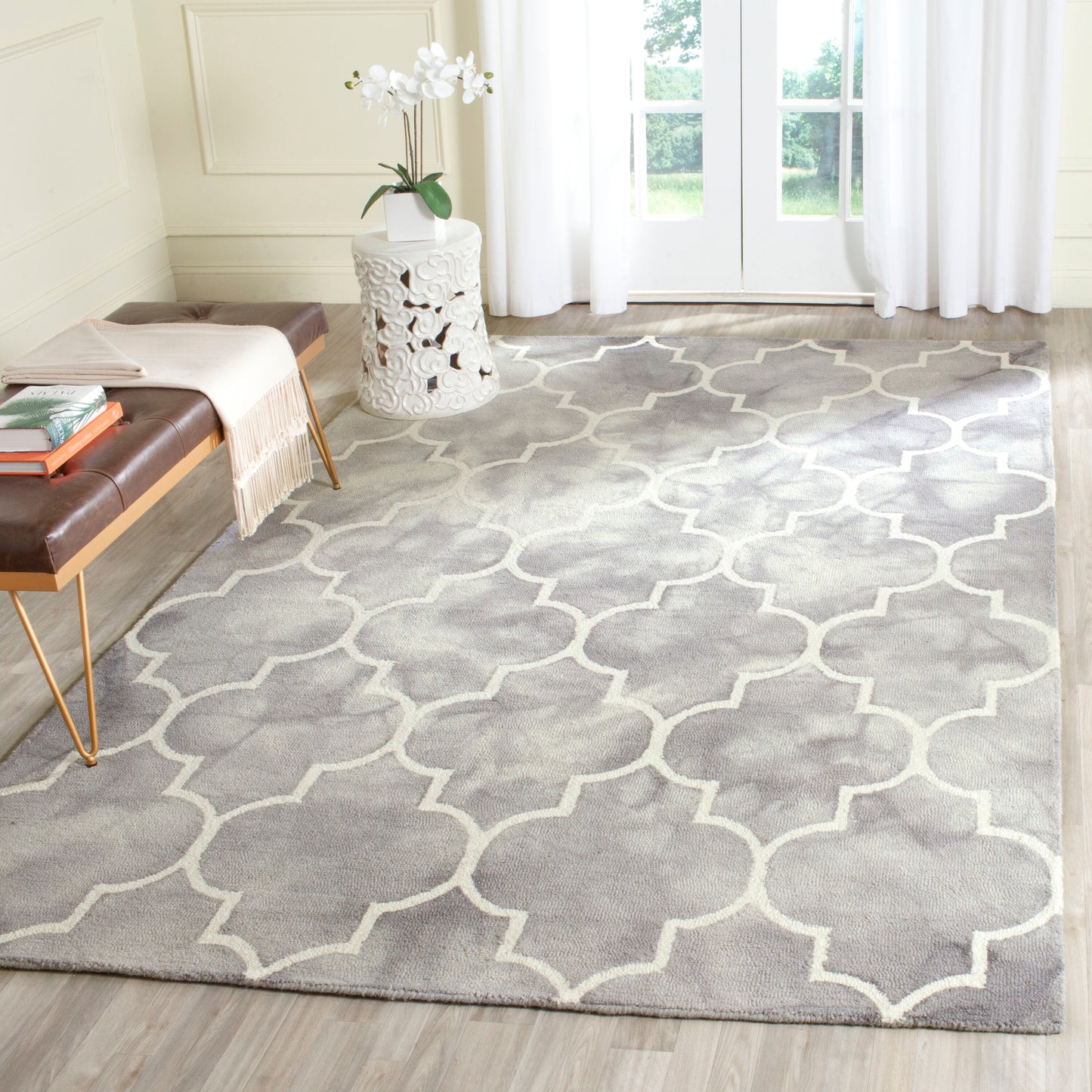 Safavieh Dip Dye Dorinda 6 x 9 (ft) Tufted Wool Gray/Ivory Rectangular Indoor Trellis Bohemian/Eclectic Spot Clean Only Area rug