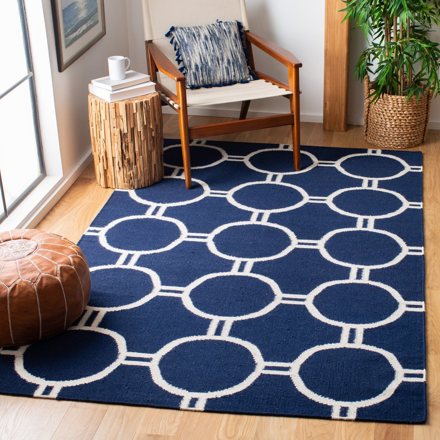 Safavieh Dhurries 636 Navy/Ivory Contemporary 5ft x 8ft Medium Rectangle Rug