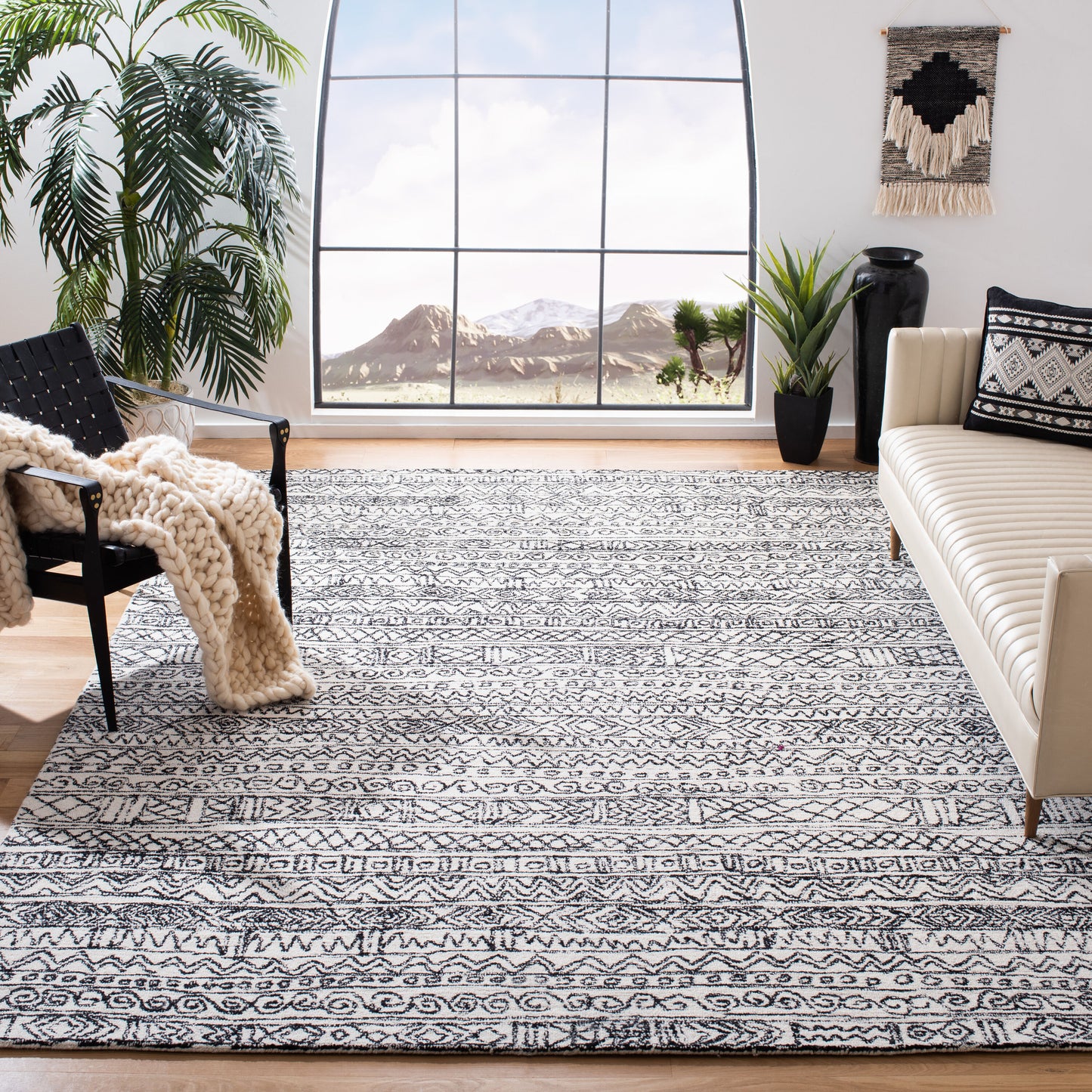Safavieh Micro-Loop 228 Ivory/Black Bohemian 8ft x 10ft Large Rectangle Rug