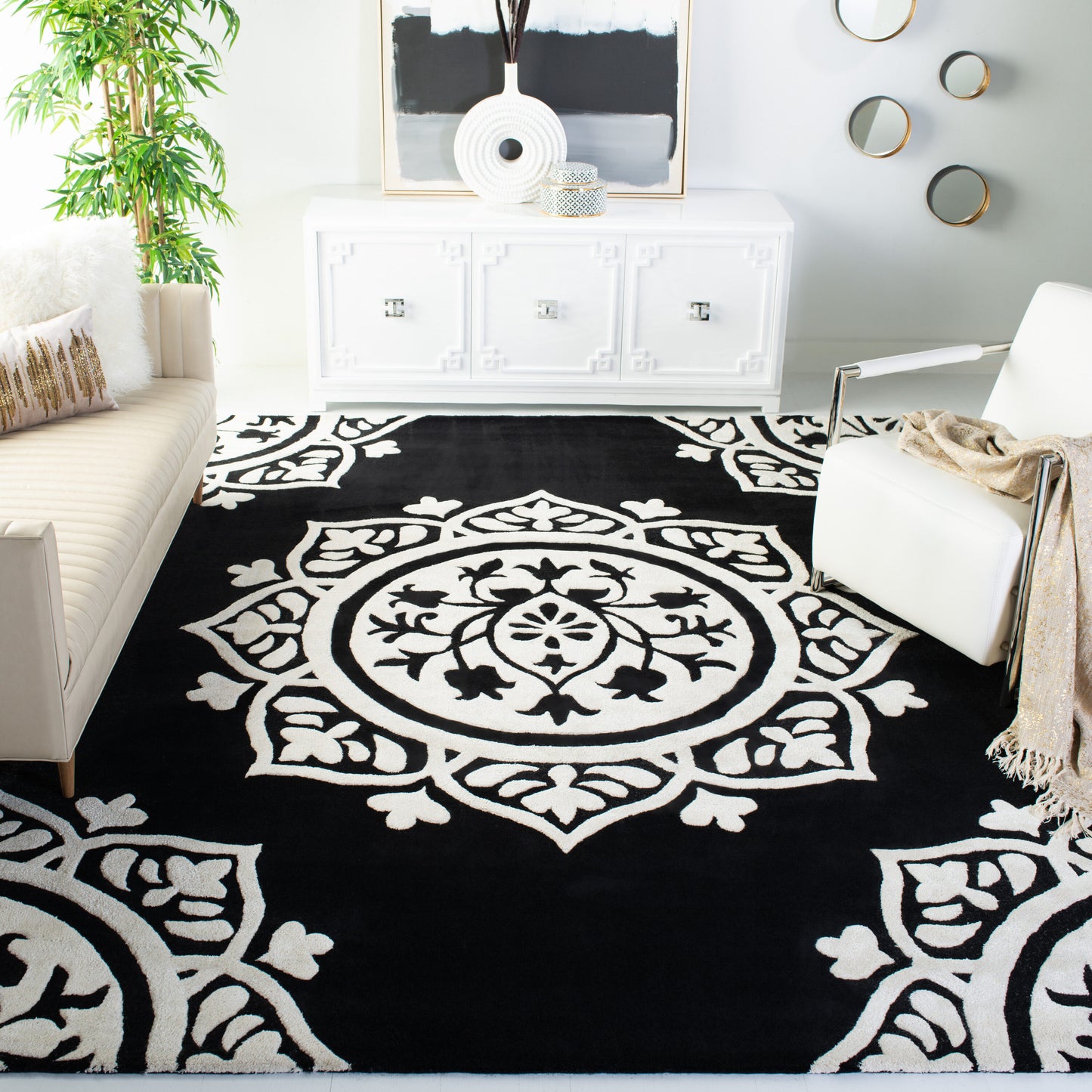 Safavieh Bella Zaria 8 x 10 (ft) Tufted Wool Black/Ivory Rectangular Indoor Medallion Farmhouse/Cottage Spot Clean Only Area rug