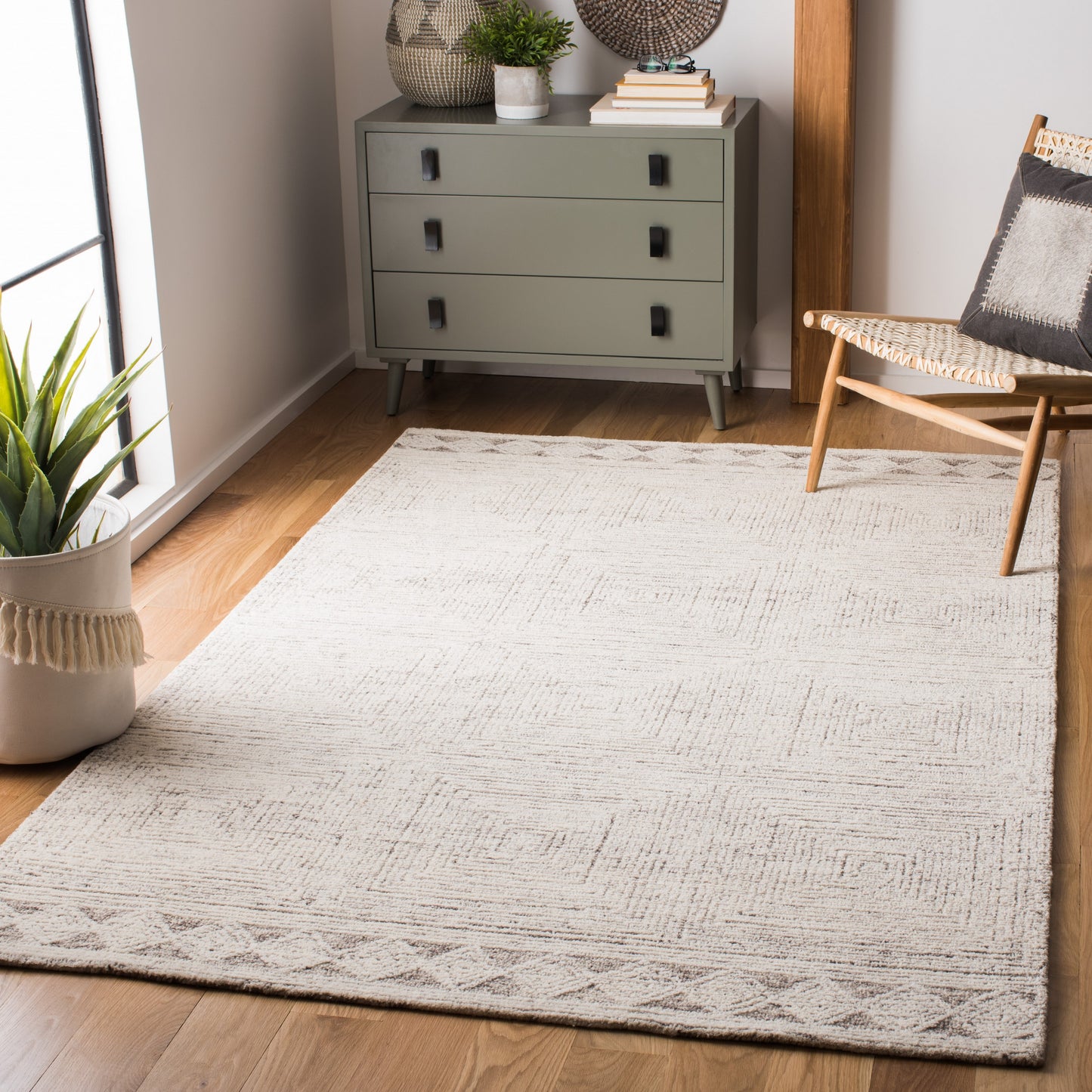 Safavieh Abstract Hela 8 x 10 (ft) Tufted Wool Ivory/Gray Rectangular Indoor Distressed/Overdyed Global Spot Clean Only Area rug