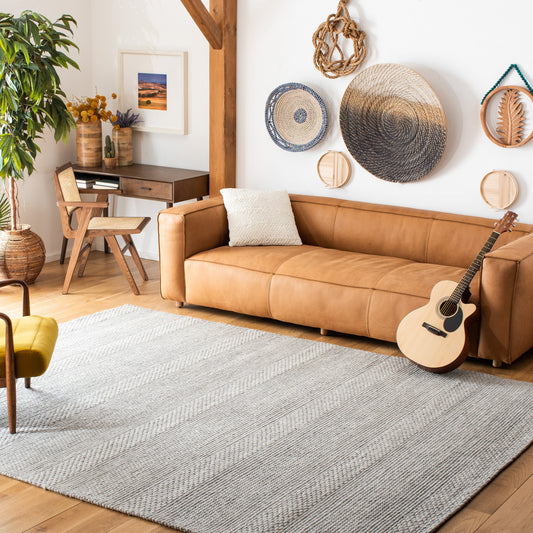 Safavieh Marbella Annabella 8 x 10 (ft) Loomed Wool Silver/Gray Rectangular Indoor Abstract Farmhouse/Cottage Spot Clean Only Area rug