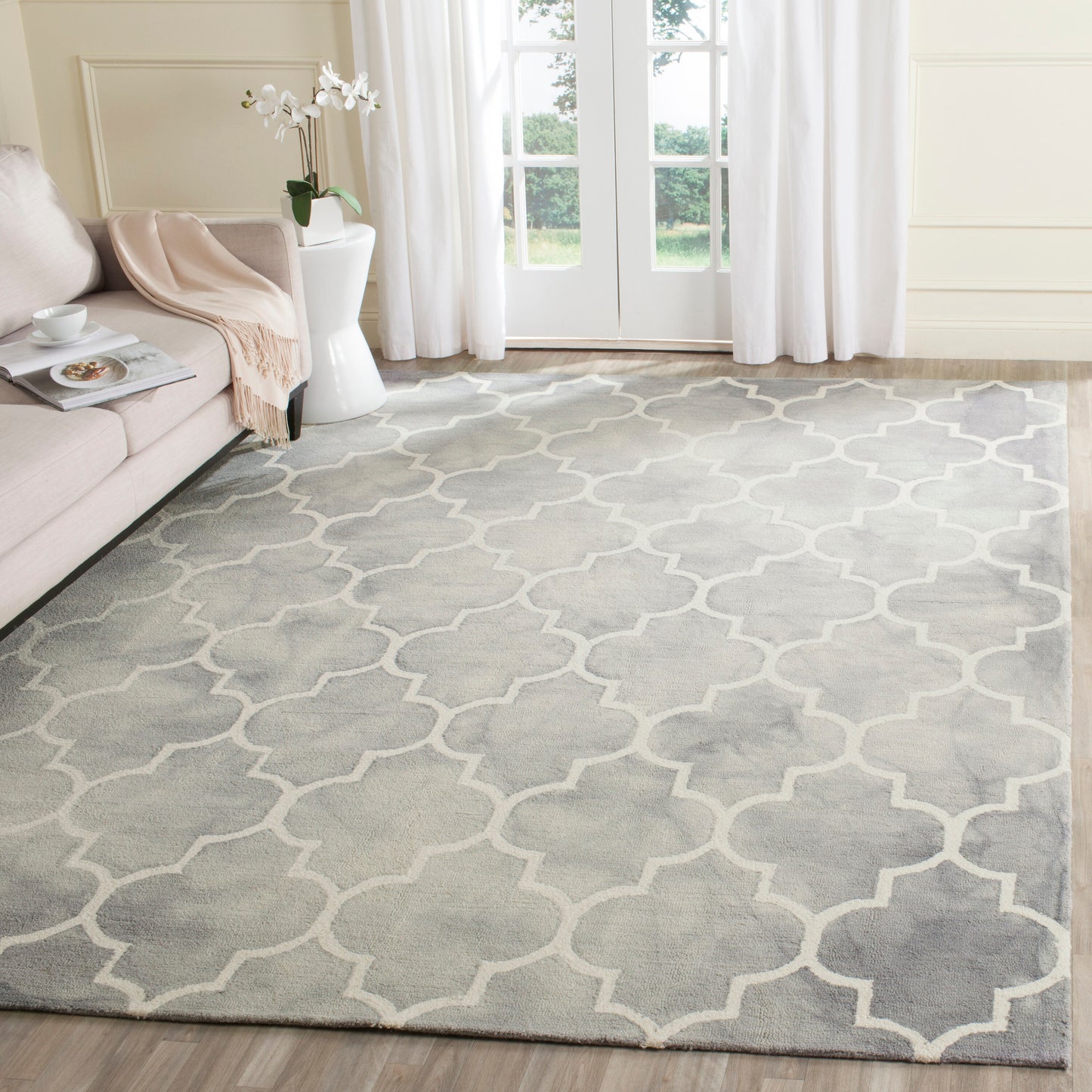 Safavieh Dip Dye Dorinda 10 x 14 (ft) Tufted Wool Gray/Ivory Rectangular Indoor Trellis Bohemian/Eclectic Spot Clean Only Area rug