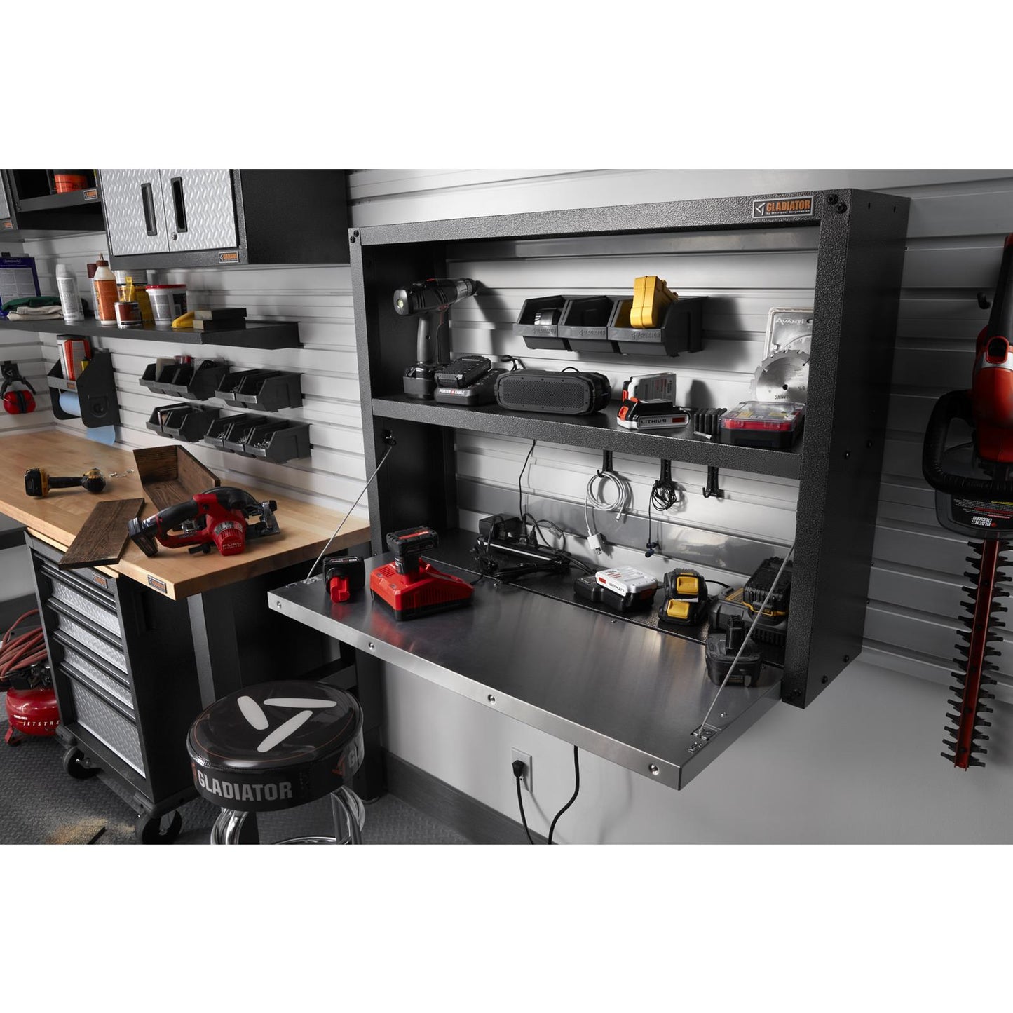 Gladiator 30.5-in L x 30.5-in H 1-Drawer Silver Tread Steel Work Bench GAFS42KDJG