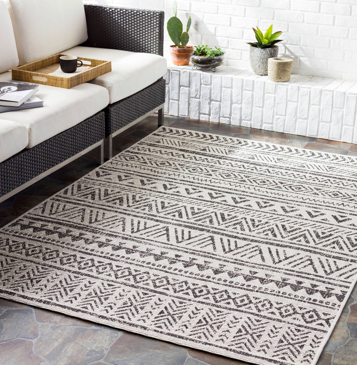 Livabliss Eagean 7 x 7 (ft) Flatweave Polypropylene Black Square Indoor/Outdoor Medallion Global Spot Clean Only Pet Friendly Area rug