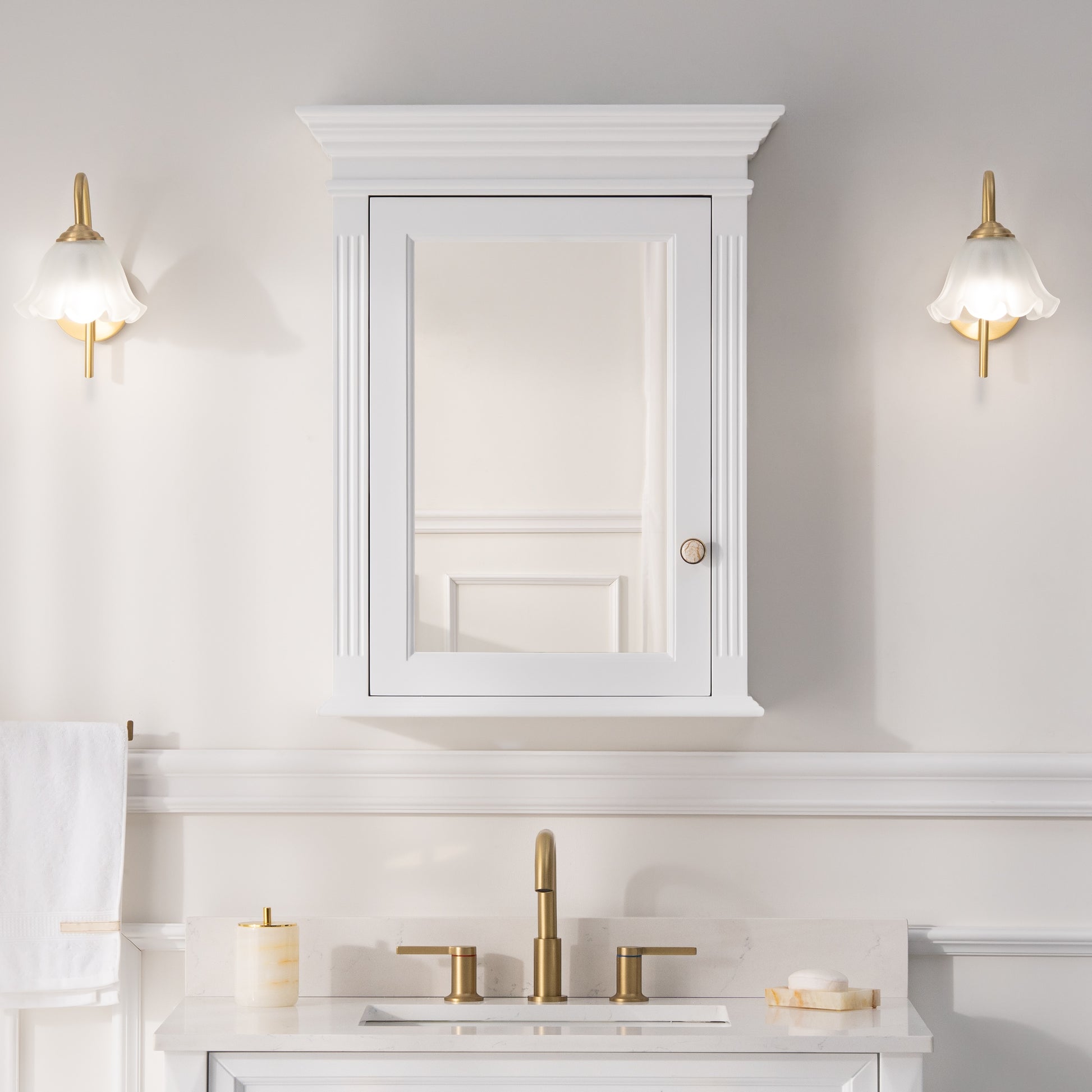 WELLFOR GRACE Solid Wood 24-in x 30-in Surface Mount White Mirrored Rectangle Soft Close Medicine Cabinet