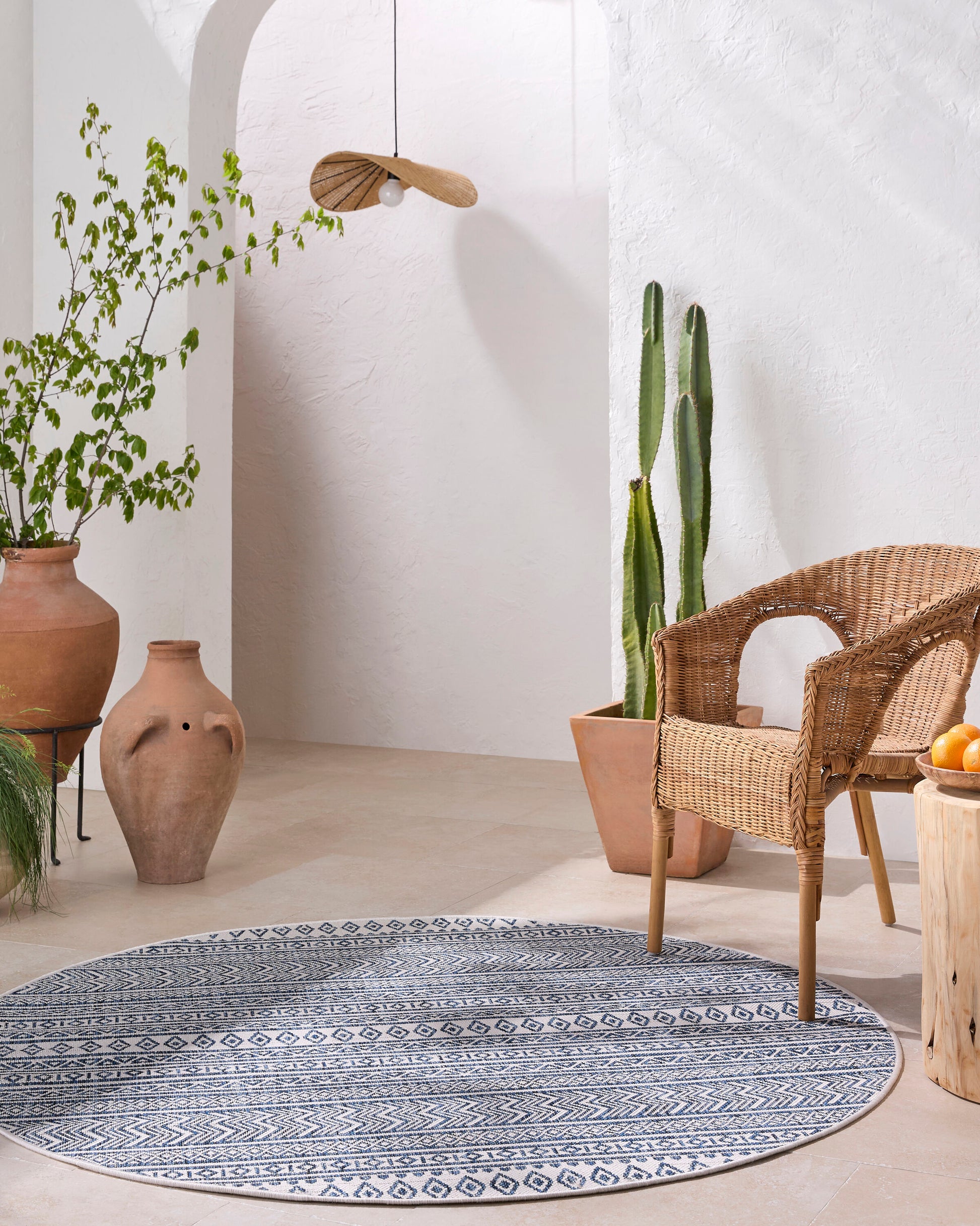 Livabliss Eagean 8 x 8 (ft) Flatweave Polypropylene Navy Round Indoor/Outdoor Medallion Global Spot Clean Only Pet Friendly Area rug