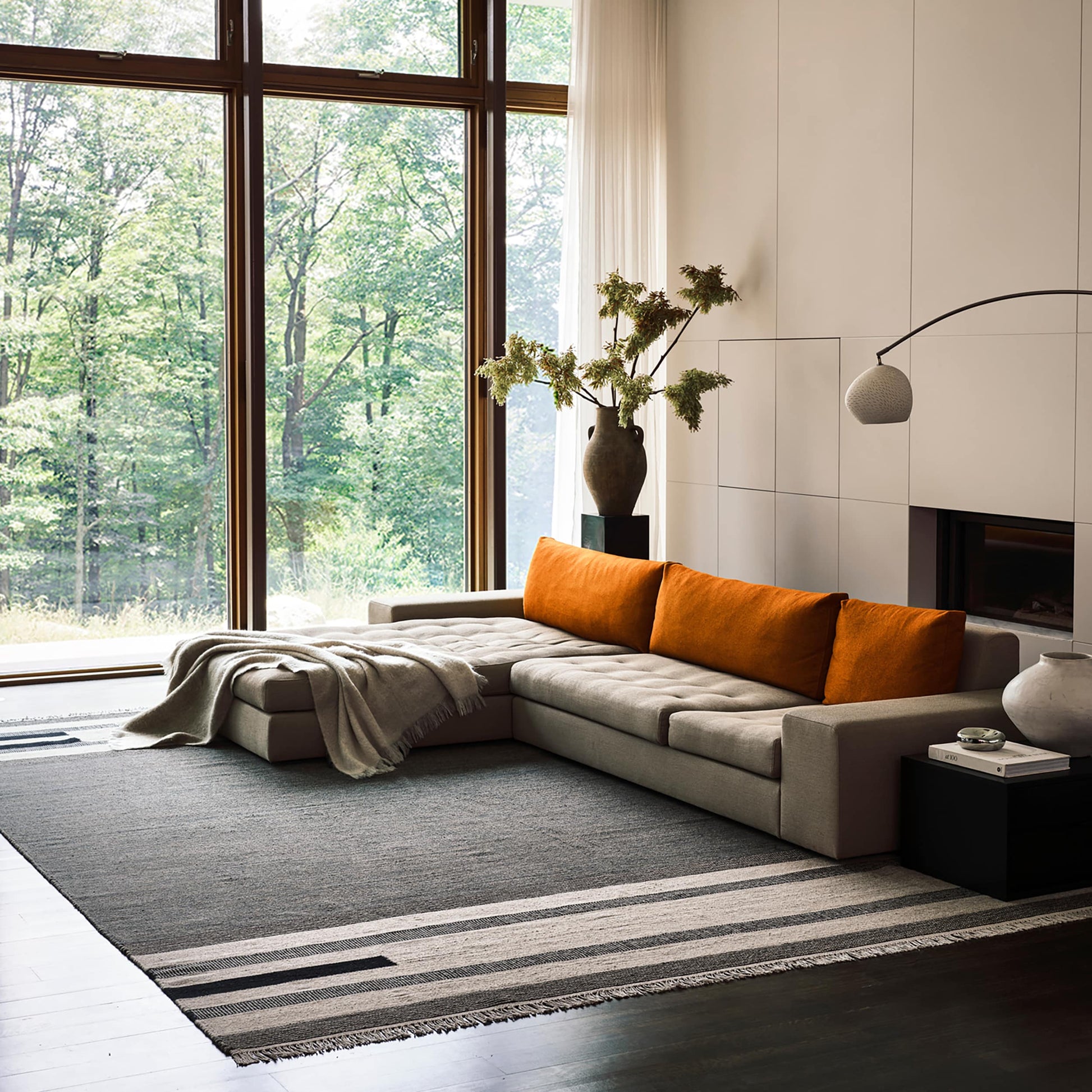 nuLOOM Black Brooklyn Tasseled Wool 8ft. x 10ft. Black Area Rug