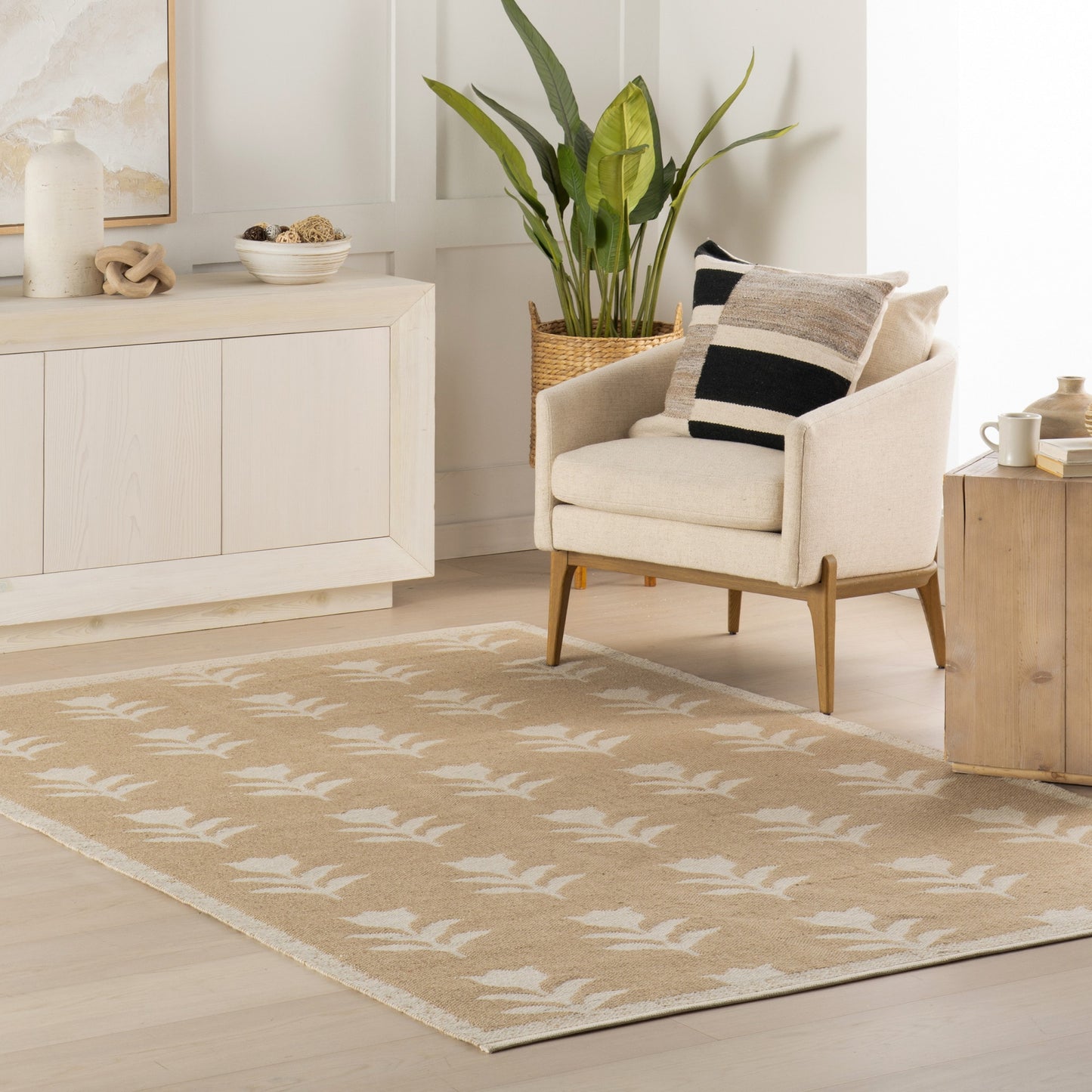 nuLOOM Vayana Floral Farmhouse Area Rug