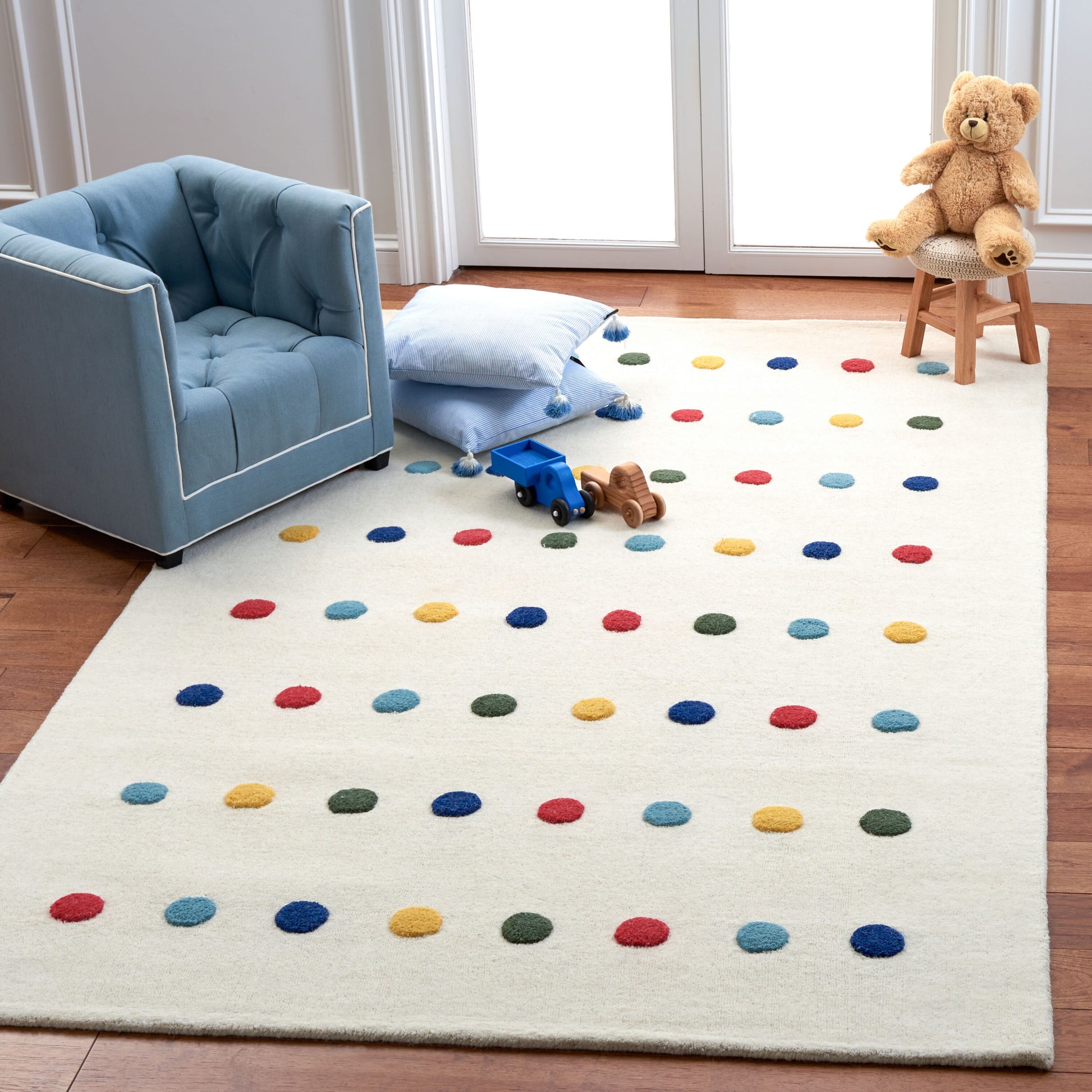 Safavieh Safavieh Kids 8 x 10 (ft) Loomed Wool Ivory Rectangular Indoor Polka dot Professionally Clean Only Area rug