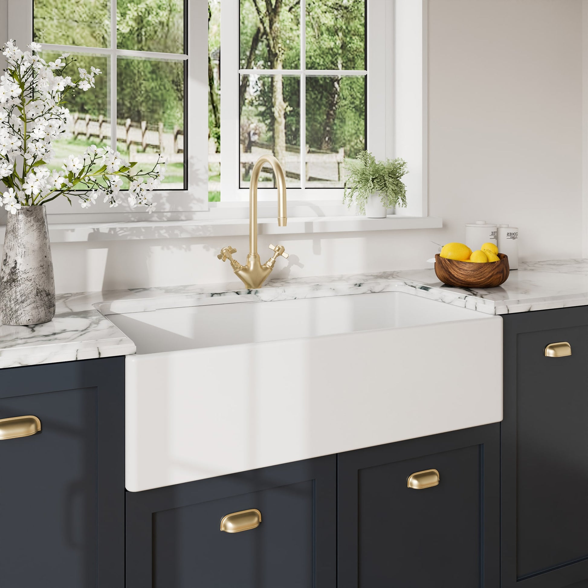 nuie  White Kitchen Sink 36 inch Single Bowl Apron Front Farmhouse Sink with Central Waste Position Fireclay Ceramic Kitchen Sinks Farmhouse Sinks for Kitchens 36x18x10 White