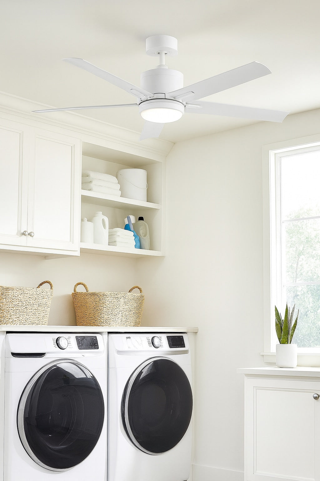 Hinkley Vail 52-in Matte White with Matte White Blades Integrated LED Uncovered Outdoor Smart Ceiling Fan With Light 5 -Blade