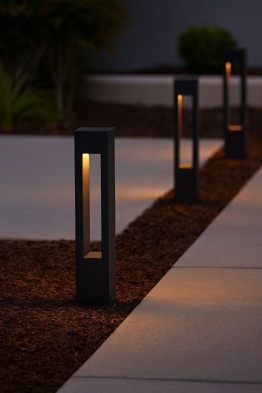 Hinkley Atlantis 500 -Lumens 50 -Watt Satin Black Low voltage Hardwired Outdoor Path Light ( 2700-K )