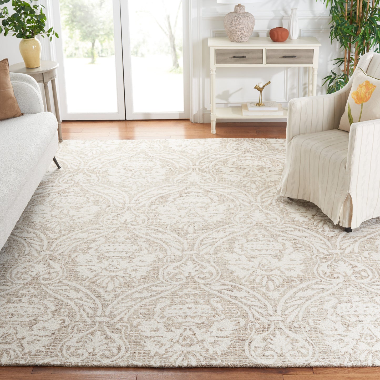 Safavieh  Abstract 204 Ivory/Beige Traditional 6ft x 9ft Medium Rectangle Rug