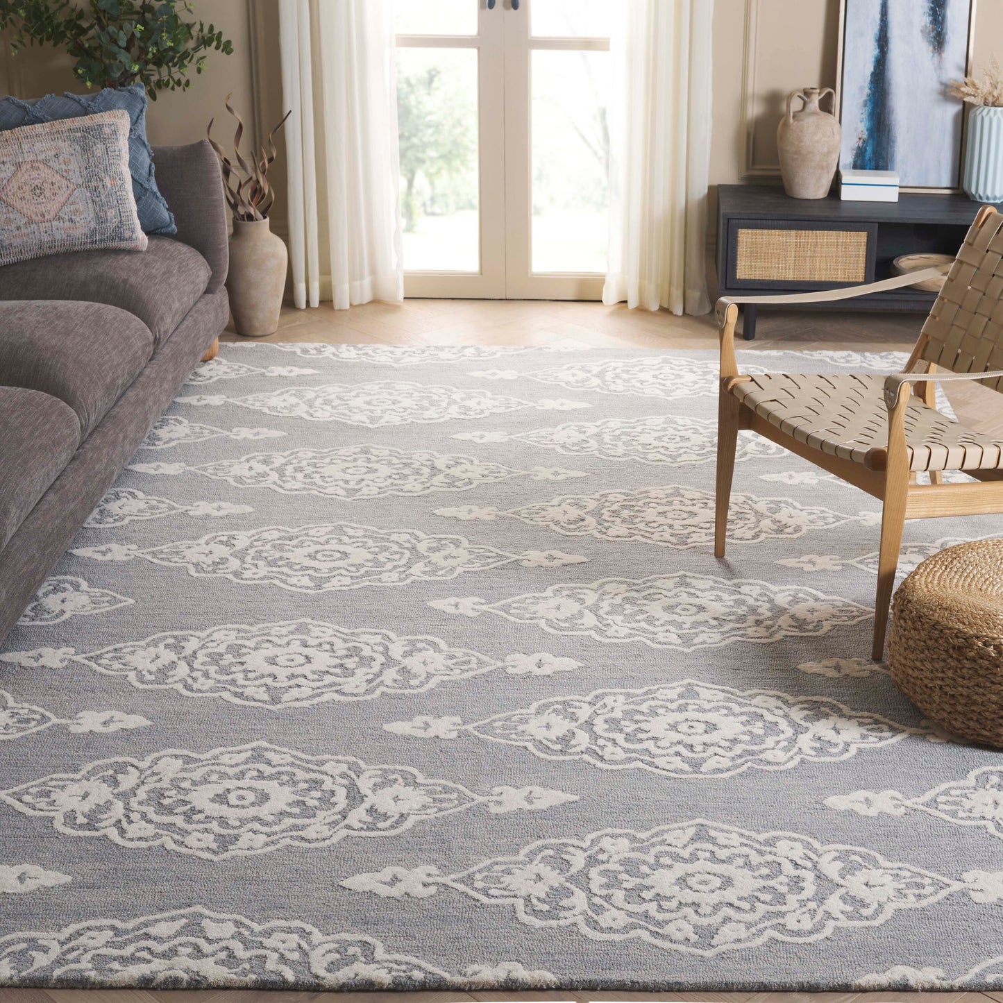 Safavieh  Ebony 655 Ivory/Gray Transitional 8ft x 10ft Large Rectangle Rug