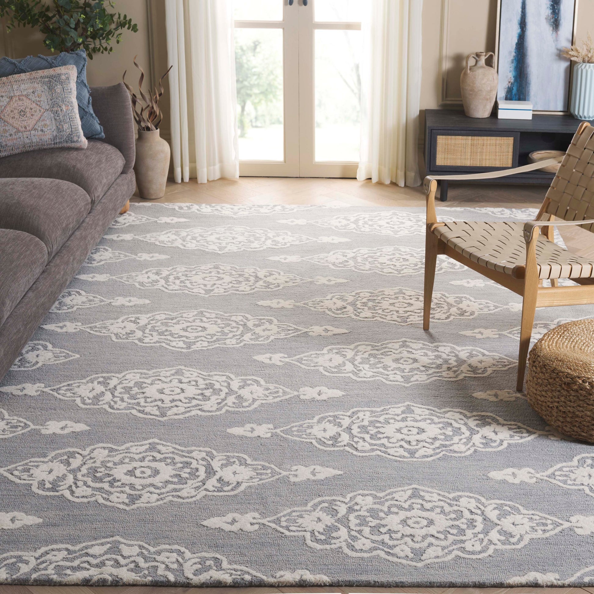 Safavieh  Ebony 655 Ivory/Gray Transitional 8ft x 10ft Large Rectangle Rug