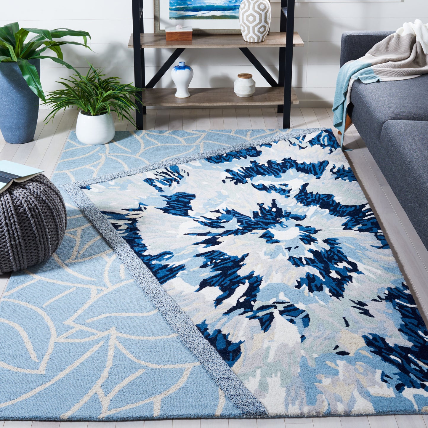 Safavieh  Fifth Avenue 127 Light Blue/Navy Contemporary 5ft x 8ft Medium Rectangle Rug
