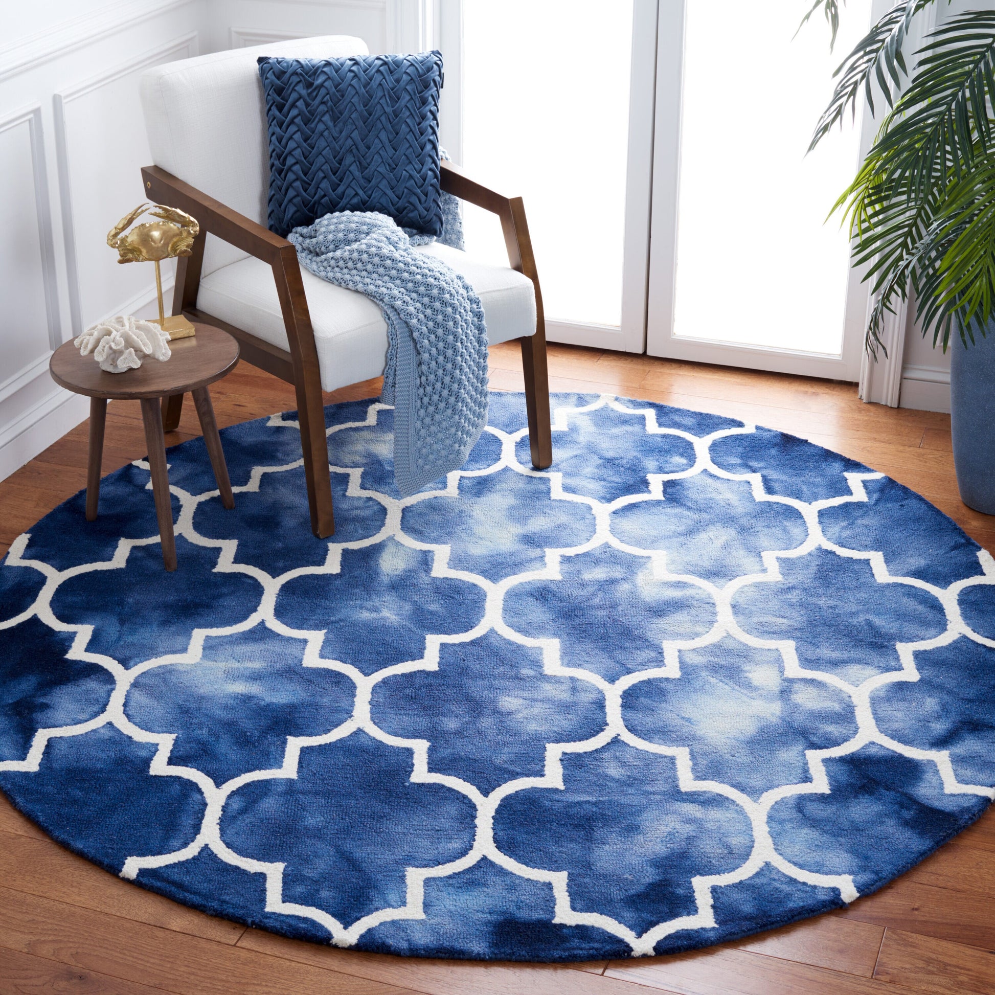 Safavieh  Dip Dye 535 Navy/Ivory Contemporary 7ft x 7ft Round Rug