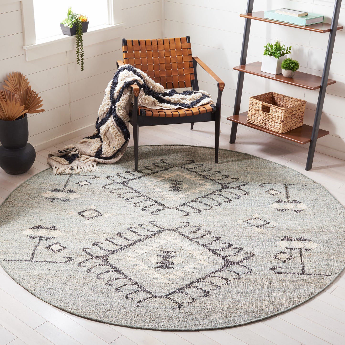 Safavieh  Kilim 762 Blue/Black Bohemian 7Ft x 7Ft Round Rug
