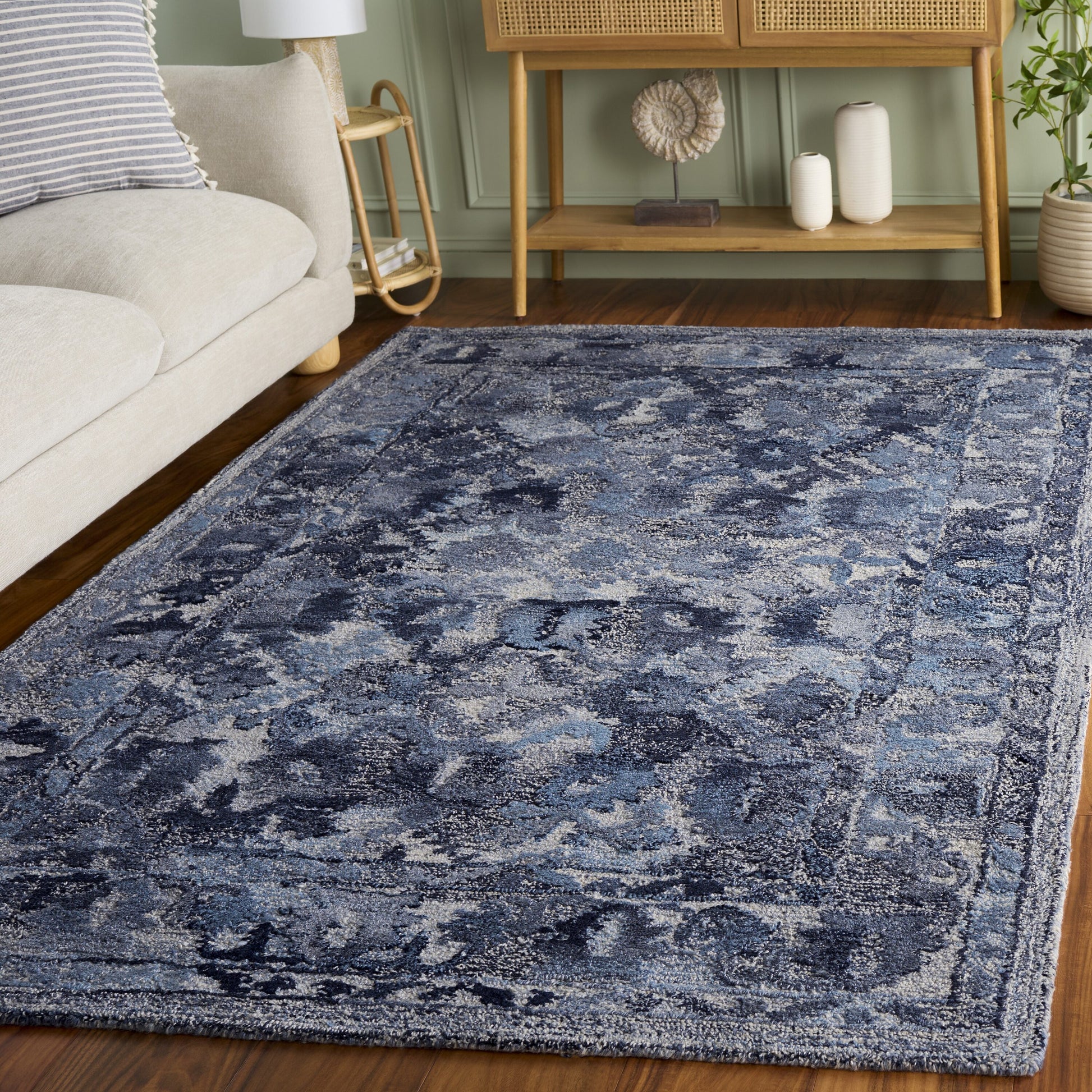 Safavieh  Marquee 126 Navy Traditional 5ft x 8ft Medium Rectangle Rug