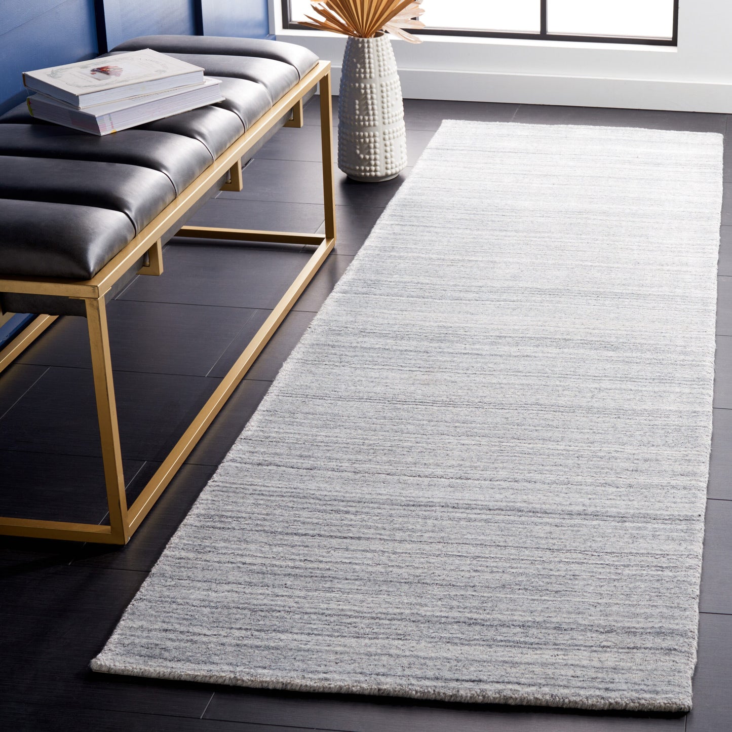 Safavieh  Mirage 550 Ash Solid / Tonal 2ft-6in x 8ft Runner Rug