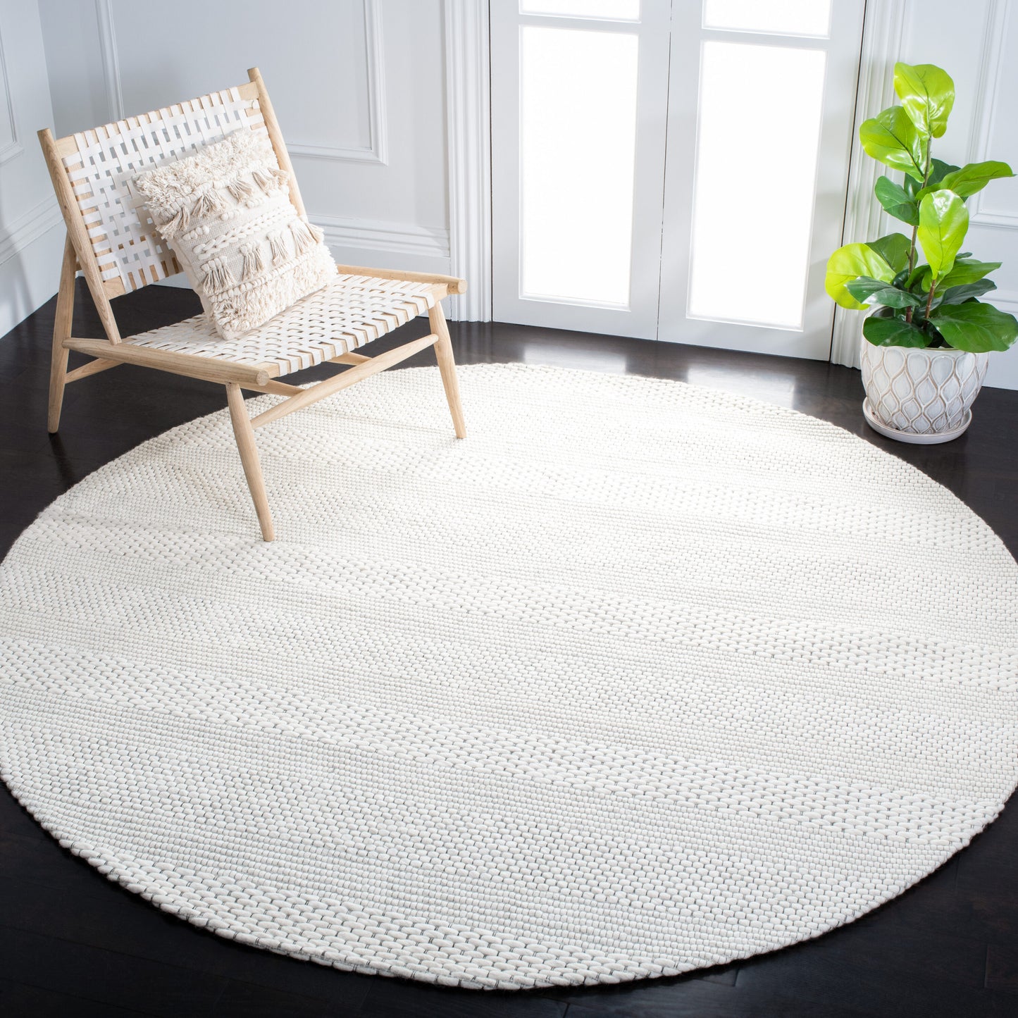 Safavieh  Marbella 556 Ivory Contemporary 7ft x 7ft Round Rug