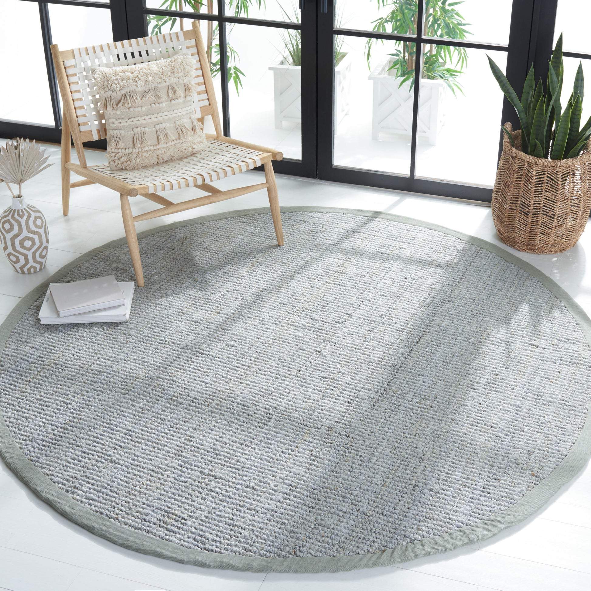 Safavieh  Nf730 Gray Solid / Tonal 7ft x 7ft Round Rug